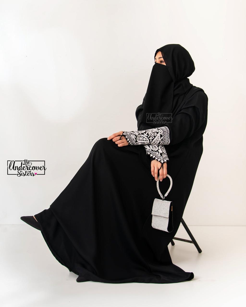Aari Luxe